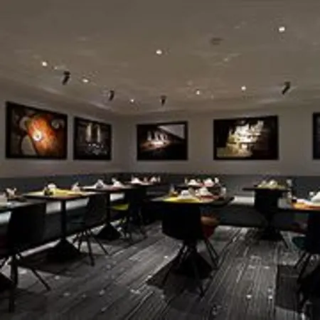 מלון Atmospheres 4*