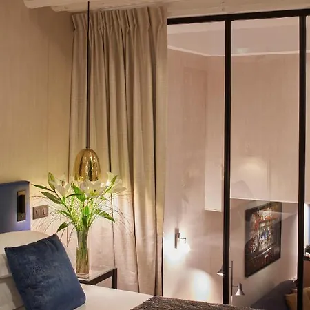 호텔 앳모스피어 4*