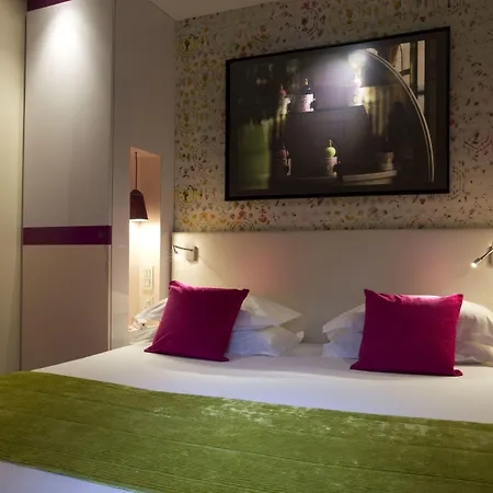 アトモスフェア ホテル 4*