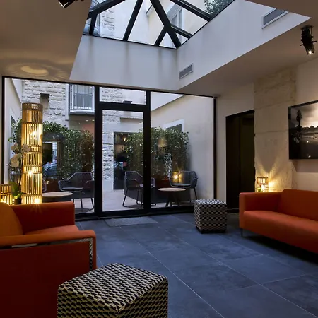 ホテル アトモスフェア 4*