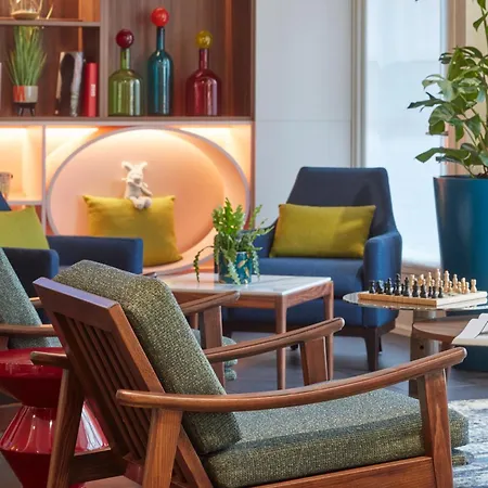 アトモスフェア ホテル 4*