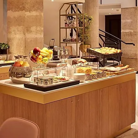 Atmospheres Hotell 4*